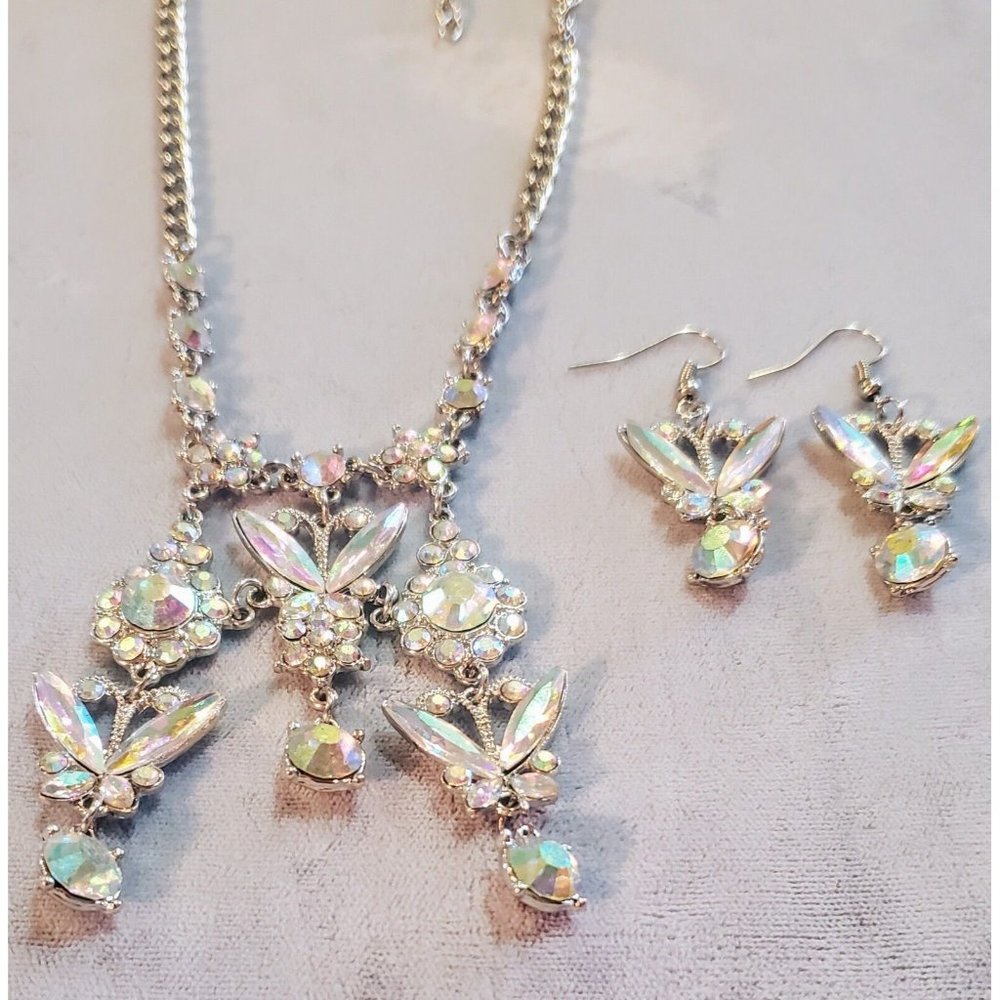 Stunning Silver Tone Necklace And Earring Set Faceted AB Rhinestone Jewelry Set